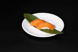 39.. Nigiri sake