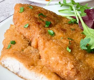 SNITEL DIN PIEPT DE CURCAN CU PIURE DE CARTOFI