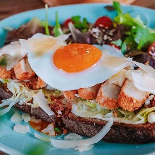 Frango Grelhado e Bacon Ovo Estrelado