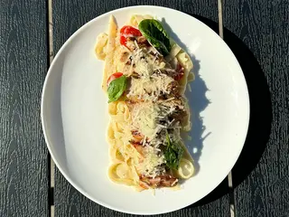 Паста Альфредо з куркою гриль (350г)