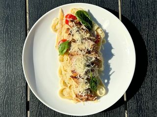 Паста Альфредо з куркою гриль (350г)