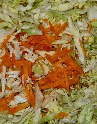 ПРЯСНО ЗЕЛЕ С МОРКОВ (200 ГР)