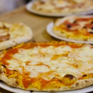 Pizza Clásica Redonda Capricciosa