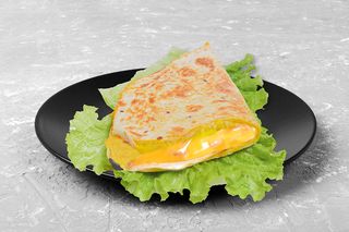 Quesadilla  sa 3 vrste sira 200 gr