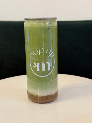 Матча лате с ябълков пай