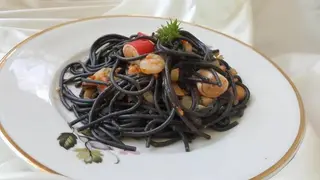 Crne špagete sa morskim plodovima
