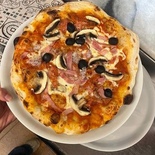 Pizza Capricciosa