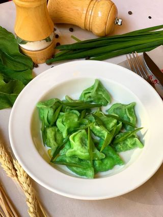 Шпинатні вареники з куркою та сиром сулугуні  (200г)