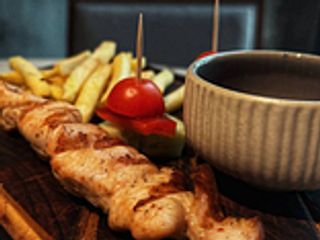 Menú infantil pollo a la BBQ