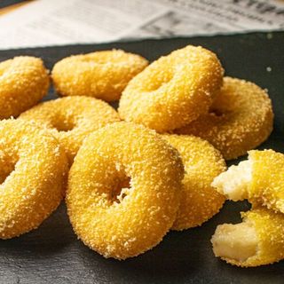 18. Aros de jalapeño y queso cheddar 6und