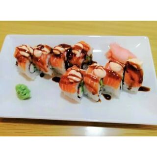 93. California de salmón caliente (8 pzs.)