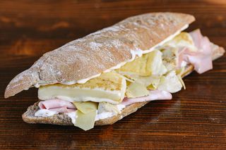 Сандвич Мортадела