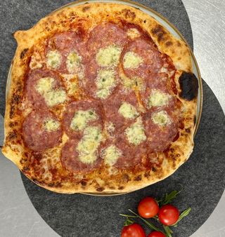 Pizza Salami & Gorgo