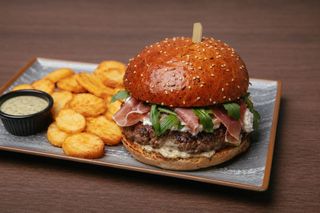 Rosmarino burger s pomfritom