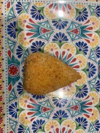 Arancino siciliano prosciutto cotto e mozzarella