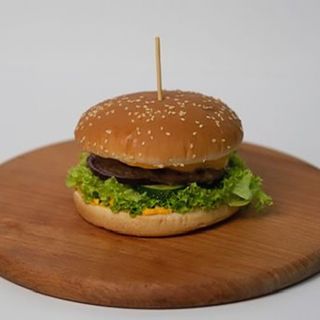 Бургер З Яловичою Котлетою