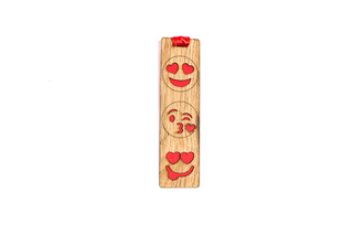 Semn de carte din lemn cu emoji