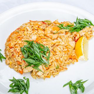 Ориз с пилешко и скариди (400 гр.)