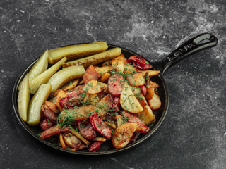 Картопля по-домашньому з мисливськими ковбасками (350г)