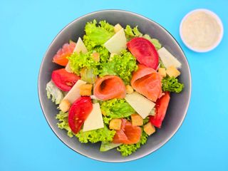 Салат Цезар з лососем (220г)