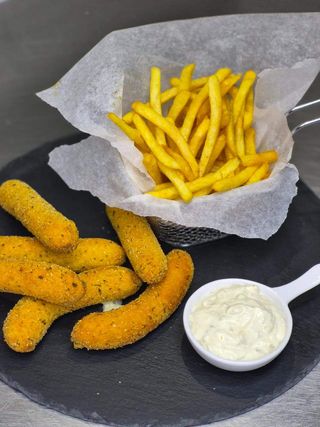 Mozzarella sticks + Pepsi 0.33l