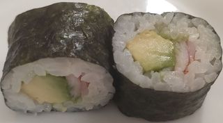 7，Maki de Aguacate con Gambas, 8 Piezas