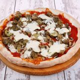 Pizza de post cu vinată și tofu