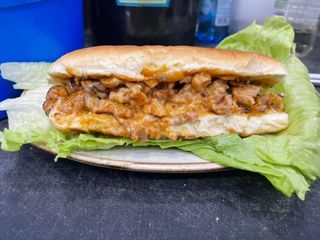 Panino con pollo barbecue