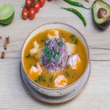 Encebollado Mixto Con Chifle