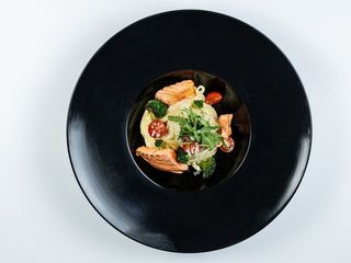 Удон з лососем у вершках 300г (300g)