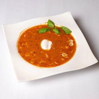 Pomidorowa z makaronem