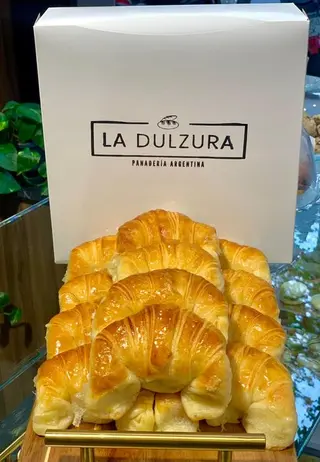 Docena De Medialunas De Manteca