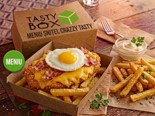 Meniu Snitel de pui Tasty Box servit cu cartofi prajiti si sos de maioneza usturoi