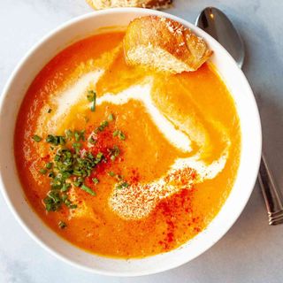 Supă cremă de ardei copţi