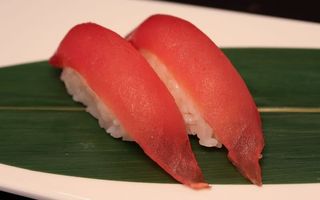 32. Nigiri tonno - 2 pezzi 