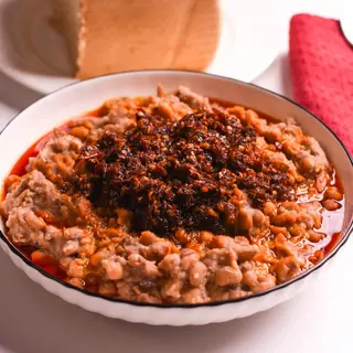 Ewa agoyin (1 portion)