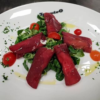 Involtini di bresaola con ricotta e noci