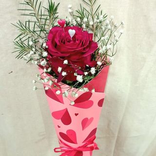 Rosa individual em canudo