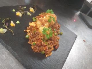 Creveti cu orez prajit