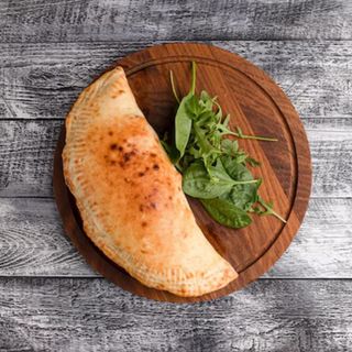 Calzone zucchine, melanzane, peperoni