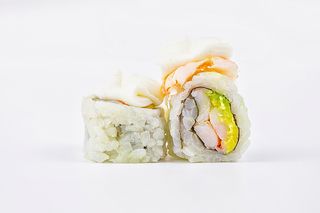 104. Uramaki ebi cream cheese