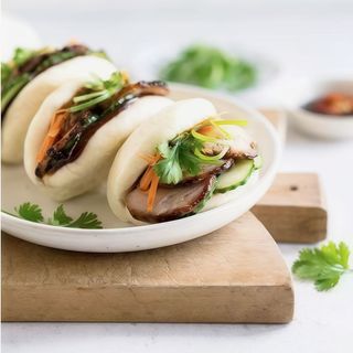 21G. Pan Bao con Pato Asado