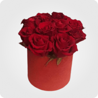 11 წითელი ვარდი ყუთში