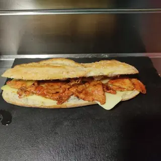 Bocadillo De Lomo Con Queso