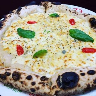 Pizza 4 Fromages (Sauce tomate)
