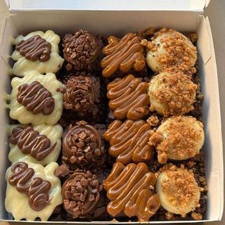 Box mini brownies 16 unds