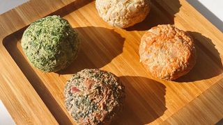 ნიგვზიანი ფხალის ასორტი