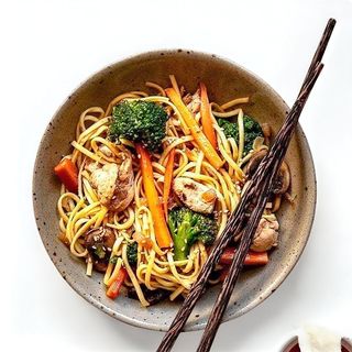 Nouilles Sautées Au Poulet