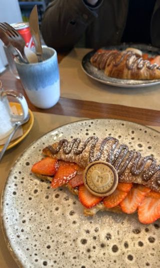 Croissant de Nutella e Morangos
