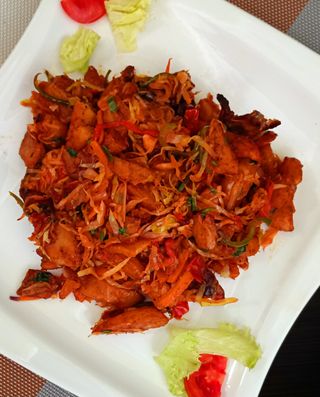 Rolling chicken half 1/2 mixed with chips &Cabbages